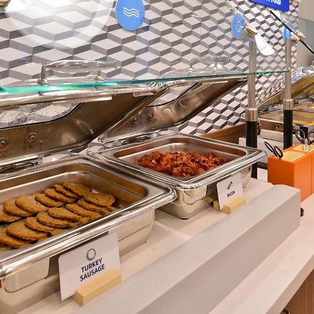 Holiday Inn Express & Suites Malone By Ihg Экстерьер фото