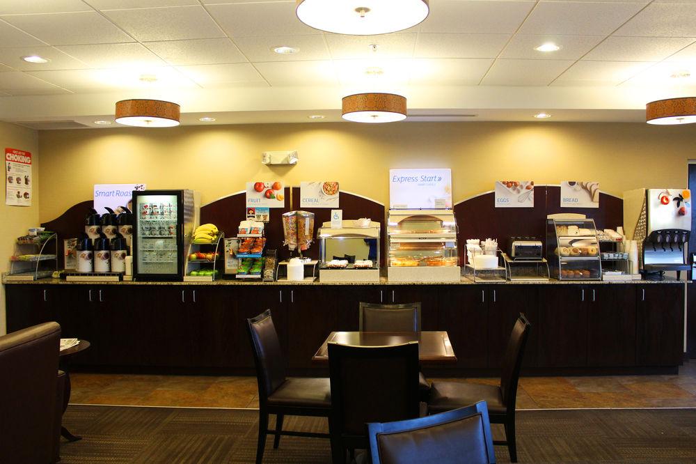 Holiday Inn Express & Suites Malone By Ihg Экстерьер фото