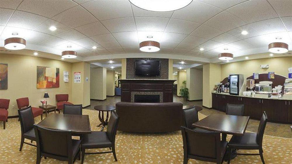 Holiday Inn Express & Suites Malone By Ihg Экстерьер фото