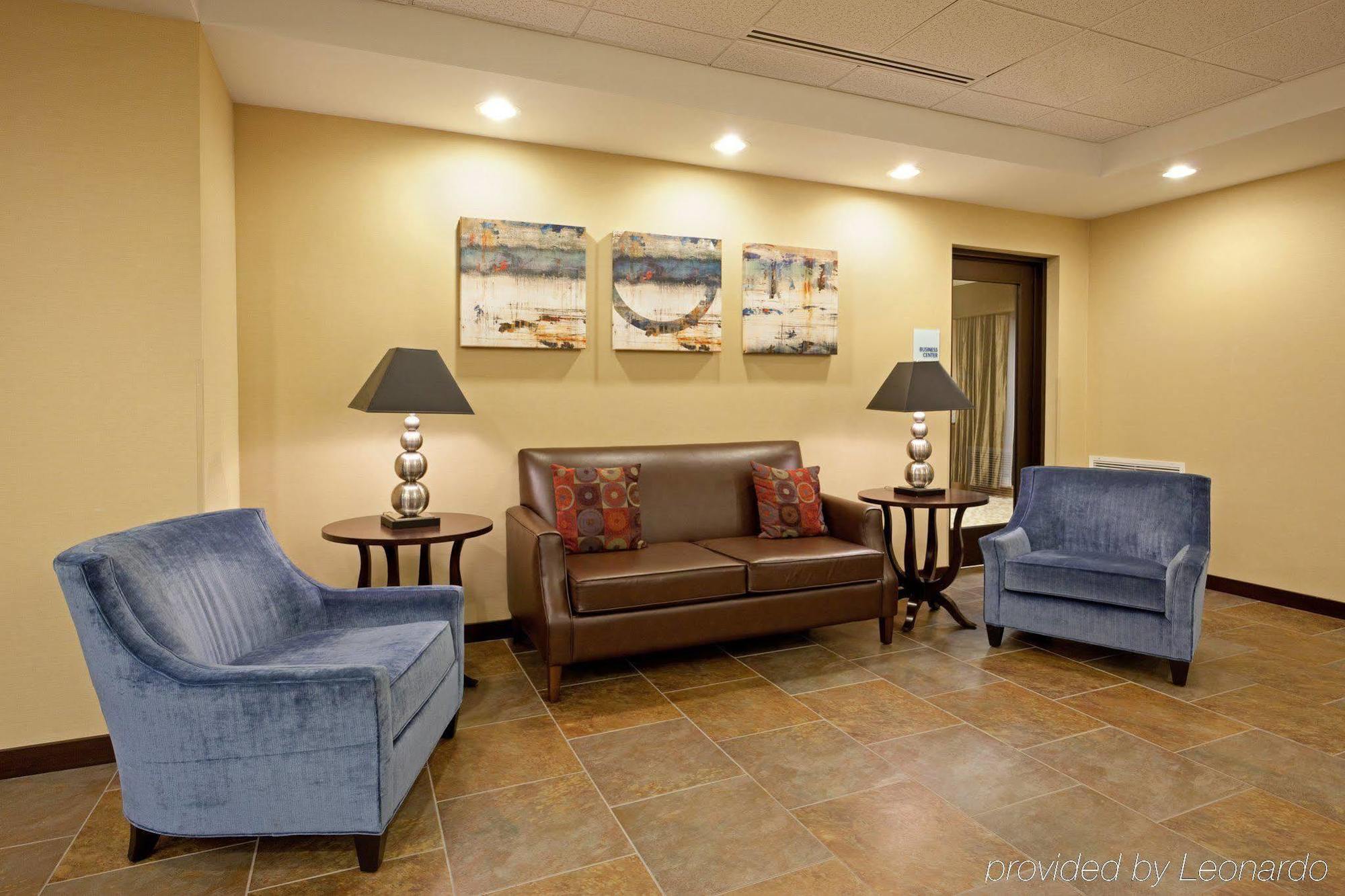Holiday Inn Express & Suites Malone By Ihg Экстерьер фото