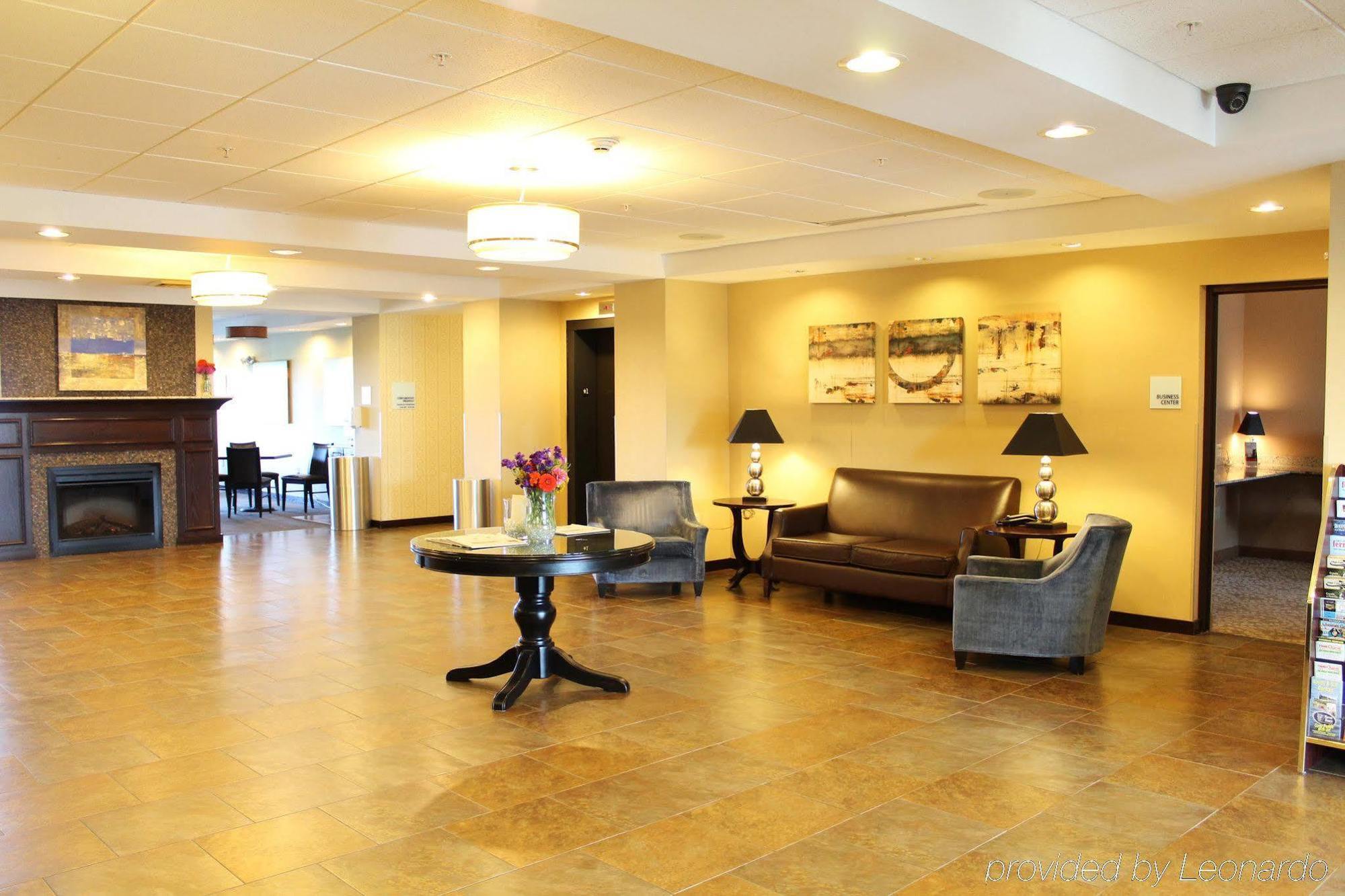 Holiday Inn Express & Suites Malone By Ihg Экстерьер фото