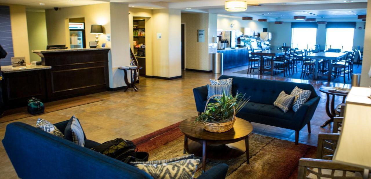 Holiday Inn Express & Suites Malone By Ihg Экстерьер фото