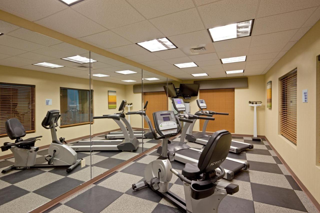 Holiday Inn Express & Suites Malone By Ihg Экстерьер фото