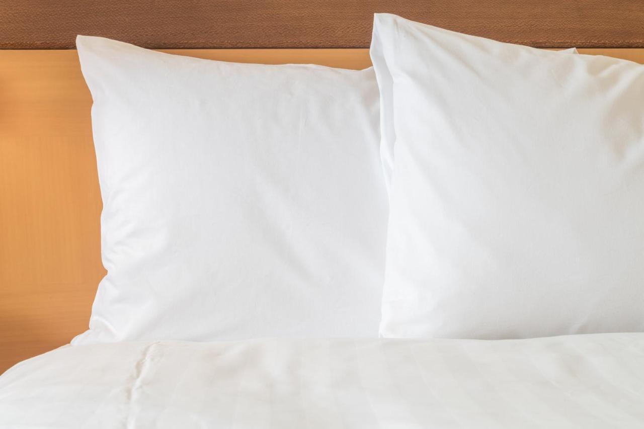 Holiday Inn Express & Suites Malone By Ihg Экстерьер фото